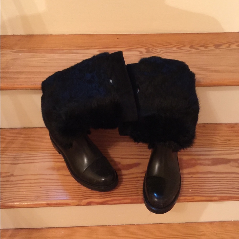 Boots - Picture 2 of 6
